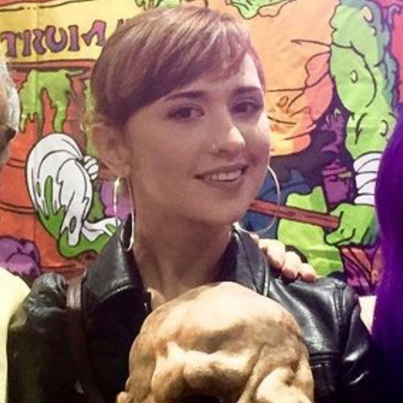 Meet your Posher, Faith - Picture 1 of 1